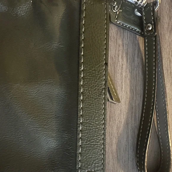 Pale gray grained leather Marc Jacobs Totally Turnlock Terre Tote shoulder bag - Picture 12 of 15